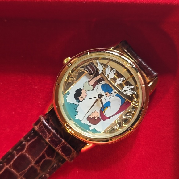 Snow White Limited Edition Watch Collectors Club Disney x Fossil - Picture 3 of 4